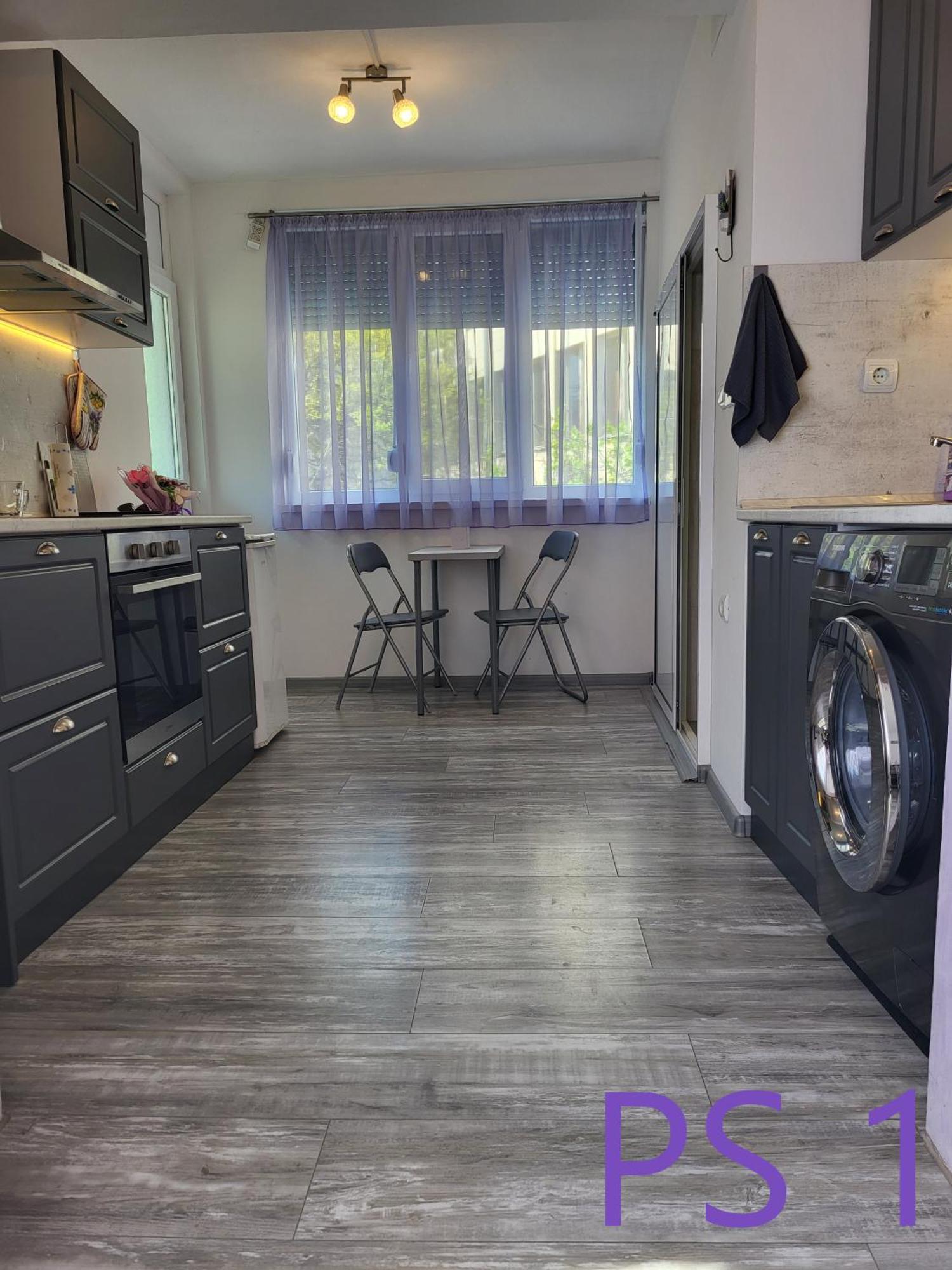 Apartament Purple *