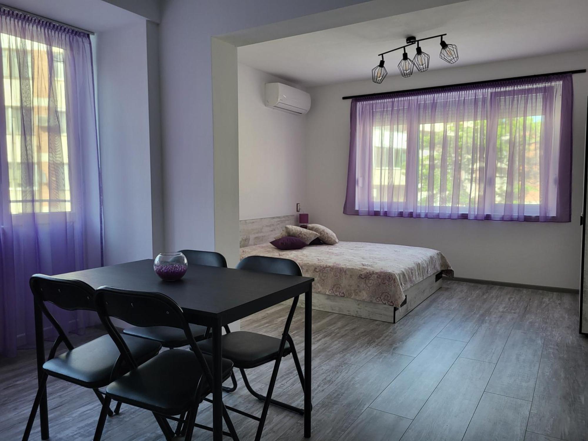 Apartament Purple